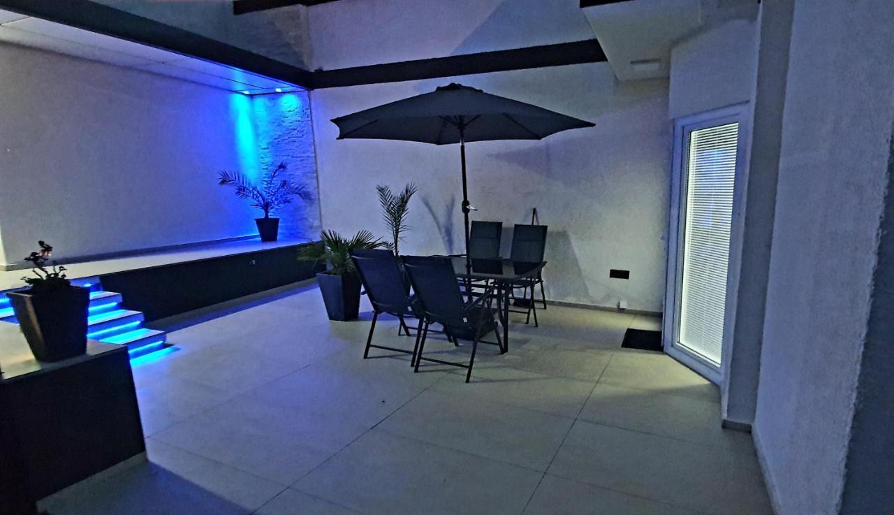 Jacuzzi Penthouse Apartment ماتولي المظهر الخارجي الصورة