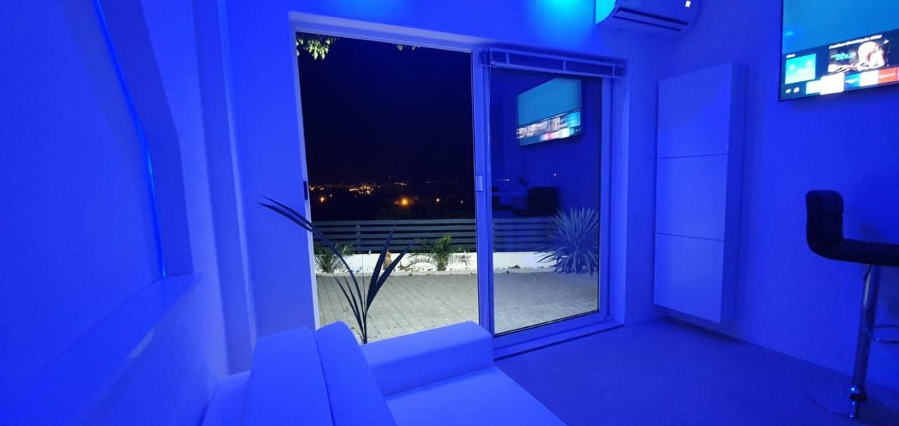 Jacuzzi Penthouse Apartment ماتولي المظهر الخارجي الصورة