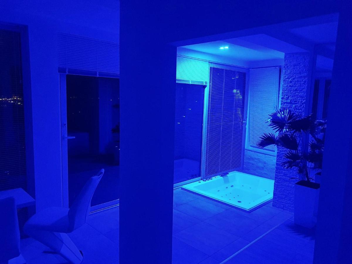 Jacuzzi Penthouse Apartment ماتولي المظهر الخارجي الصورة