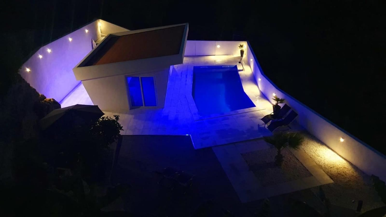 Jacuzzi Penthouse Apartment ماتولي المظهر الخارجي الصورة