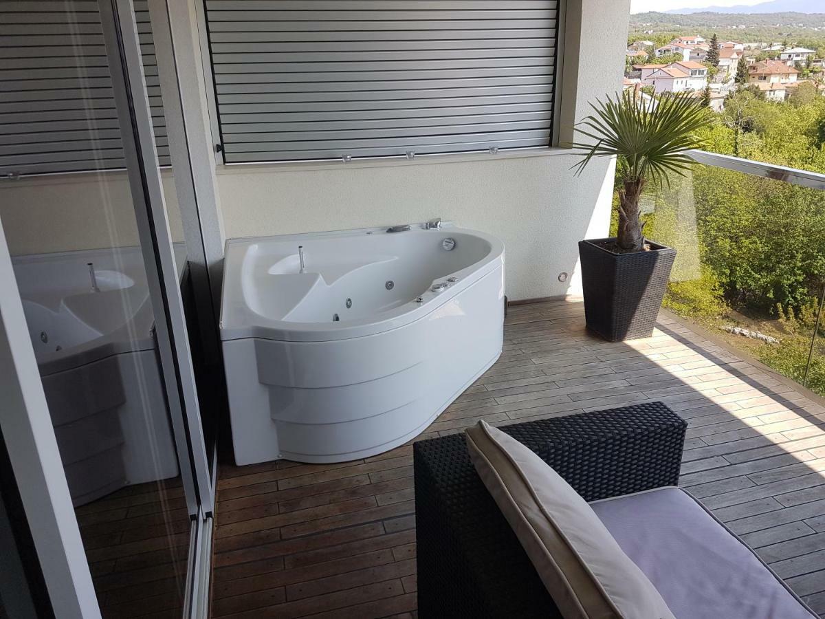 Jacuzzi Penthouse Apartment ماتولي المظهر الخارجي الصورة